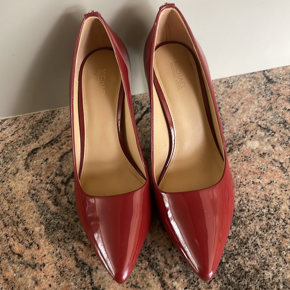 Michael Kors Dorothy Flex Pumps Brandy Bright Red Patent Shoes - Picture 3 of 8